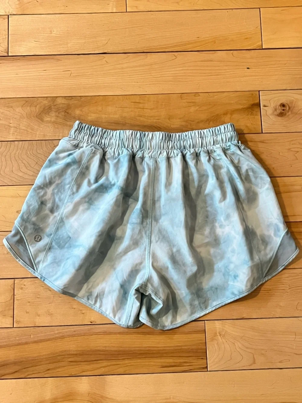 Lululemon Hotty Hot Low-Rise Lined Short 4